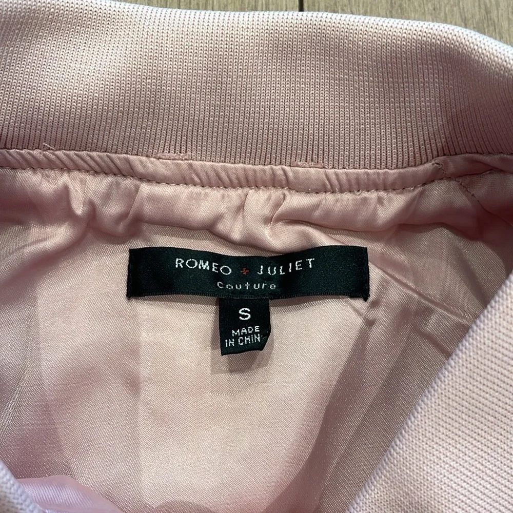 Romeo & Juliet Couture Embroidered Satin Bomber Dusty Pink jacket size S - Picture 7 of 8